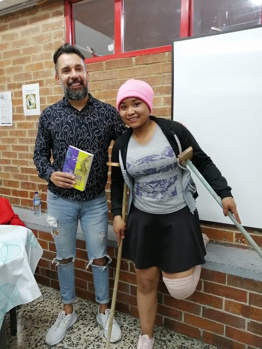💡Con el propósito de formar en los estudiantes un hábito lector, surge el proyecto “Nuestro cuento es leer” del colegio Fabio Lozano Simonelli.

Hoy tuvimos la visita del escritor Miguel Mendoza con su libro “Los diarios secretos de las chicas (in)completas”.📖📕