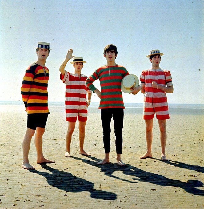 paintafl's tweet photo. Didn’t picture John Lennon as an @Adelaide_FC man, but that outfit along with a watered down version of the stance says otherwise!

#prideofsouthaustralia #crom #crows #adelaidecrows https://t.co/dB07PApm9w