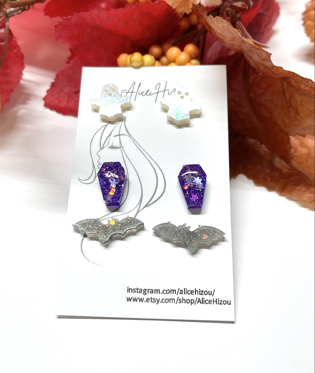 Halloween stud set. I'm loving the star glitter in the coffin studs! alicehizou.com