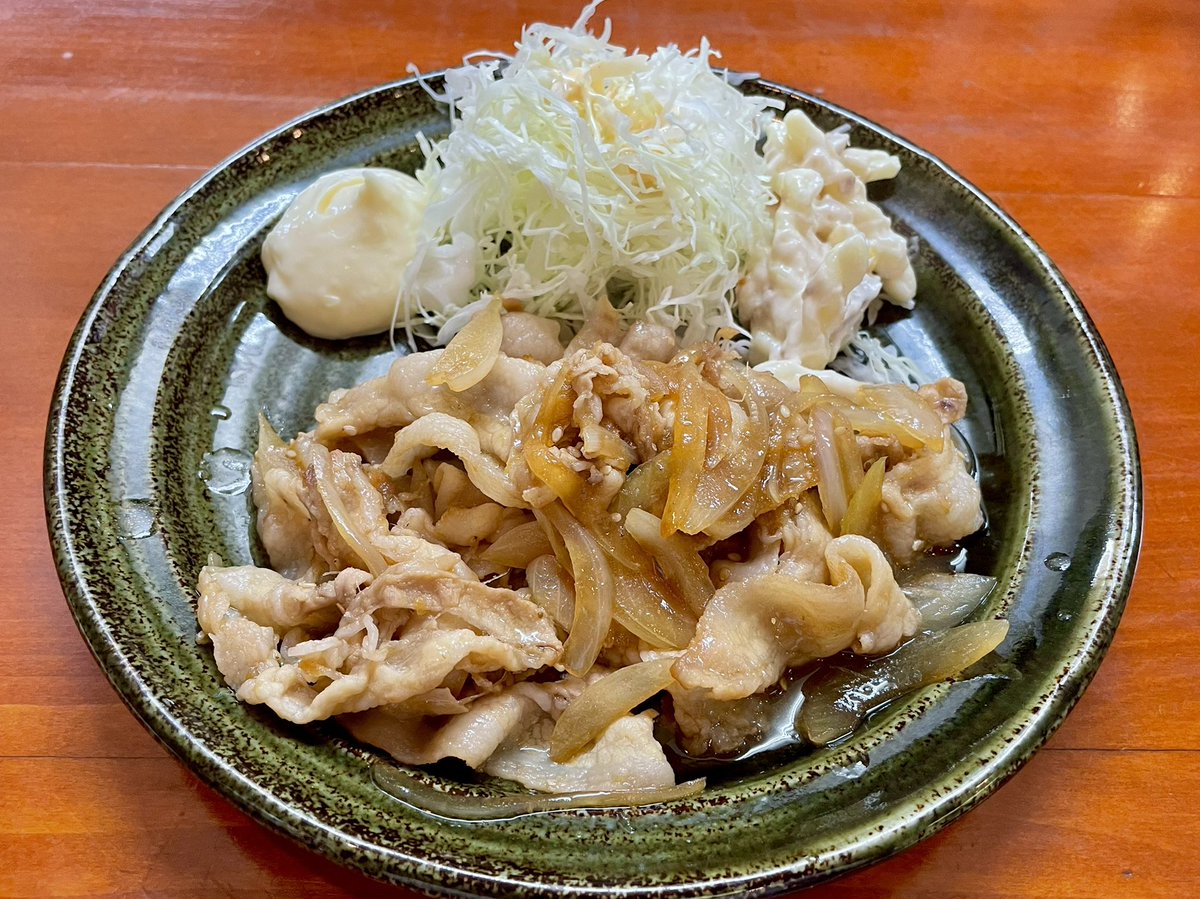hidepp3's tweet photo. 富津市 大堀「はじめんち」さんで昼食

昨日は11時半に来たけど既に満席、なので本日は10時45分に到着して待機😁

さしみ定食 ¥600 税込
しょうがやき ¥400(単品)

全品¥600 ご飯大盛り・おかわり無料！

ご馳走さまでした😋

⚠️10月2日から2〜3週間お休みとの事なので要注意

ALT 詳細等に続く https://t.co/D3HTspzbe9