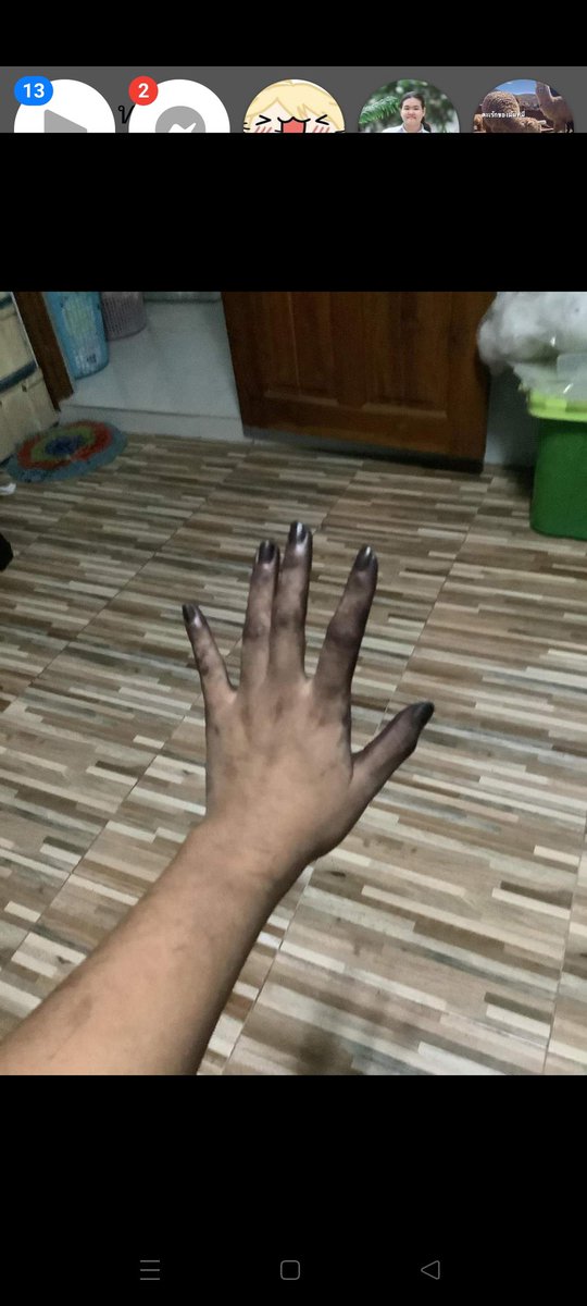 EllenAltair's tweet photo. @eeranee_ When I dye my hair without gloves https://t.co/AsPz92szkk