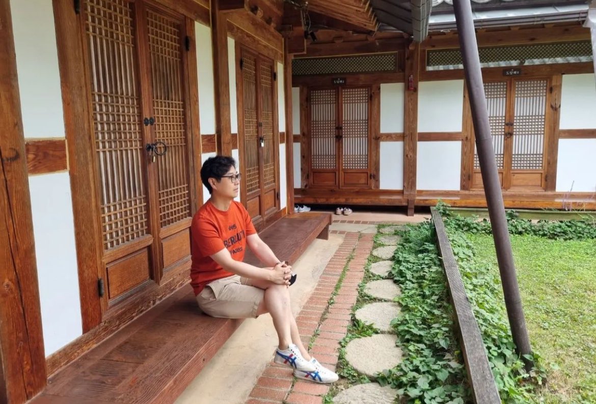 Cpkj1K's tweet photo. 今日はこちらの宿に泊まりながらトレードしていきます。

この空間ならいつも以上に集中してトレードができそうです。笑

リラックスしてゆったりトレードしていこうと思います。 https://t.co/enqJEqAvVT