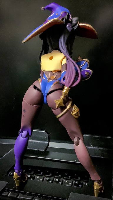 figmaのモナはマント外せるの最高だぞ!(h 