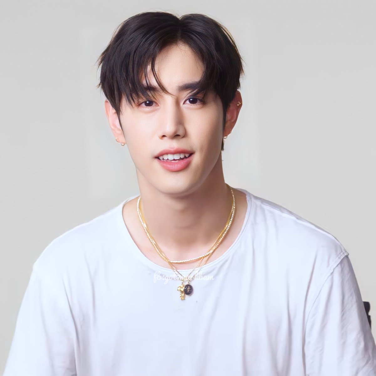93mt__'s tweet photo. 🤍

#MarkTuan https://t.co/pA9iJsr4Ia