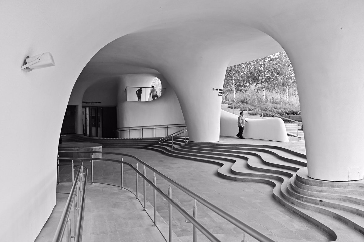 VanMitte's tweet photo. Stairscase

#streetphotography #StreetStyle #photographer #photo #urbanphotography #NFTProjects #NFTartists https://t.co/QmI98RlHPB
