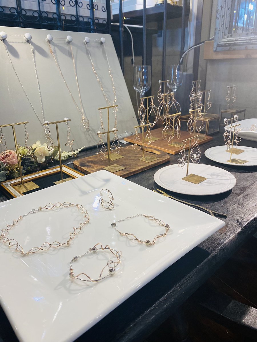 1dkJewelry's tweet photo. 本日も1DK営業中でございます！

当店へご来店の際はマスクの着用と、入り口に設置してあります手指の消毒のご協力をお願いいたします！
 #1DKJewelrywork https://t.co/mkDSQDmd0k