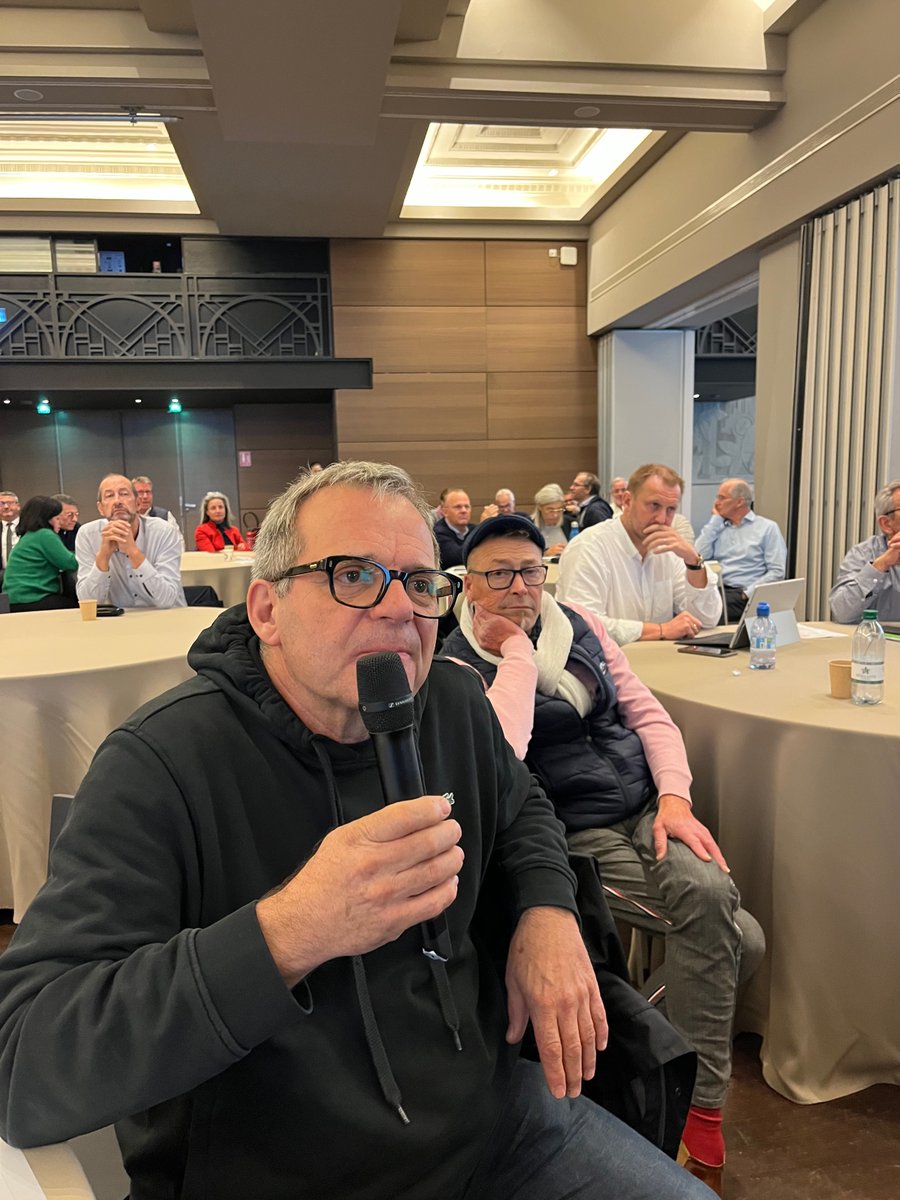 📣 #CNAGS2022 - Hier à Paris, Patrick Mathieu (Président) et Angélique Houot (Secrétaire Générale) représentaient la CAPEB Vosges à la CNAGS (Commission Nationale des Affaires Générales et Syndicales) de la CAPEB Nationale pour faire le point sur les dossiers d'actualité.