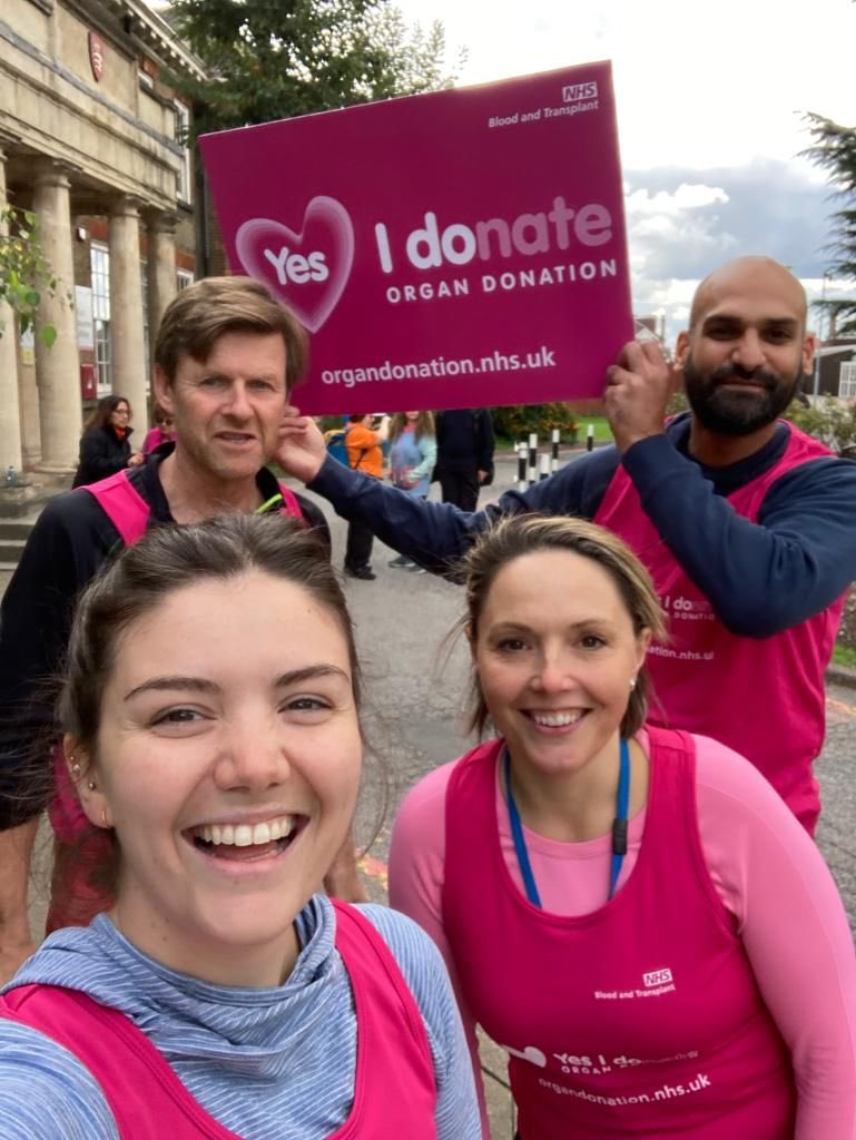 London_ODT's tweet photo. Our SNOD Robyn led a run yesterday for #OrganDonationweek and to add miles to #Race4Recipients too! She was joined by members of the @NorthMidNHS team -Lucy (CLOD), Sumit (Hospital Comms), Geoff (Chaplaincy) and Alan (Pharmacy) -great MDT effort to #SaveLives 💗 https://t.co/X6RYJjSrUb