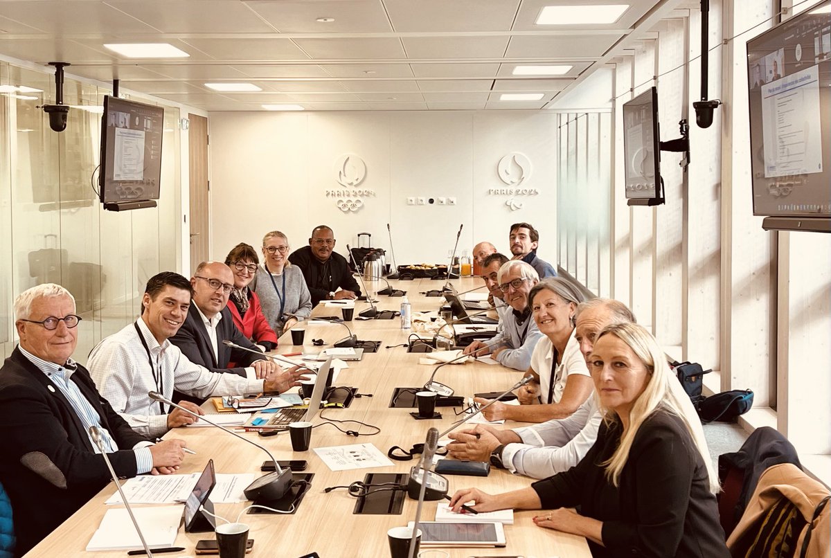 mnfleury74's tweet photo. Commission JOP ⁦@ReseauAndes⁩ ⁦@Paris2024⁩ avec des élus également en visio. https://t.co/n7Nnd2qAfH