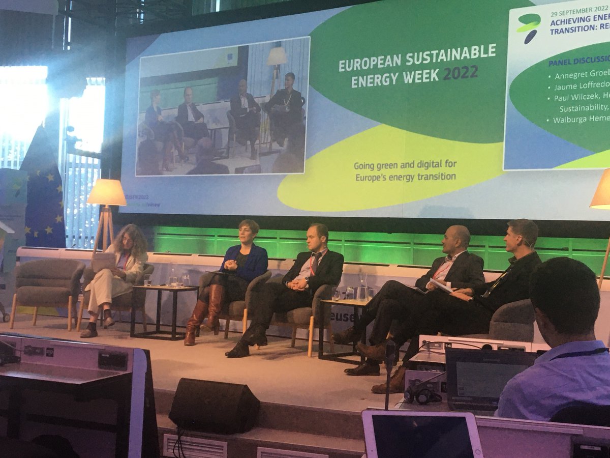 There's a clear bottleneck around accredited installers for residential solar panels - this needs addressing. Financing is also an issue. But the payback is 5-10 yrs compared to an expected lifespan of c.30 yrs for the solar panels - @SolarWalburga @SolarPowerEU #EUSEW2022