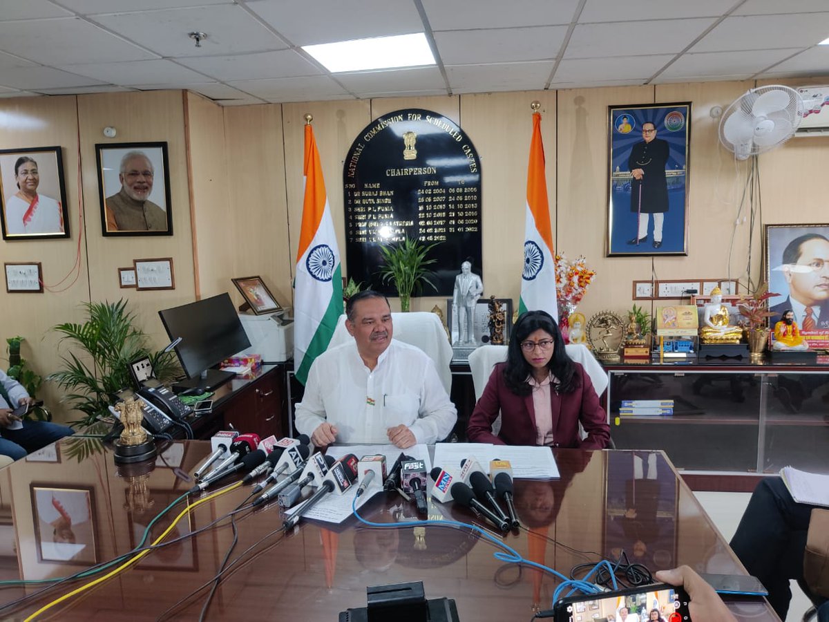 NCSC_GoI's tweet photo. Hon'ble Chairman of National Commission for Scheduled Castes,Shri Vijay Sampla Ji hold a Press Conference on 29.09.2022 to review performance of Credit and other Welfare Schemes for Scheduled Castes in Public Sector Banks. #NCSC #Article388 @thevijaysampla @anjubalabjp https://t.co/LeXaKTbSSq