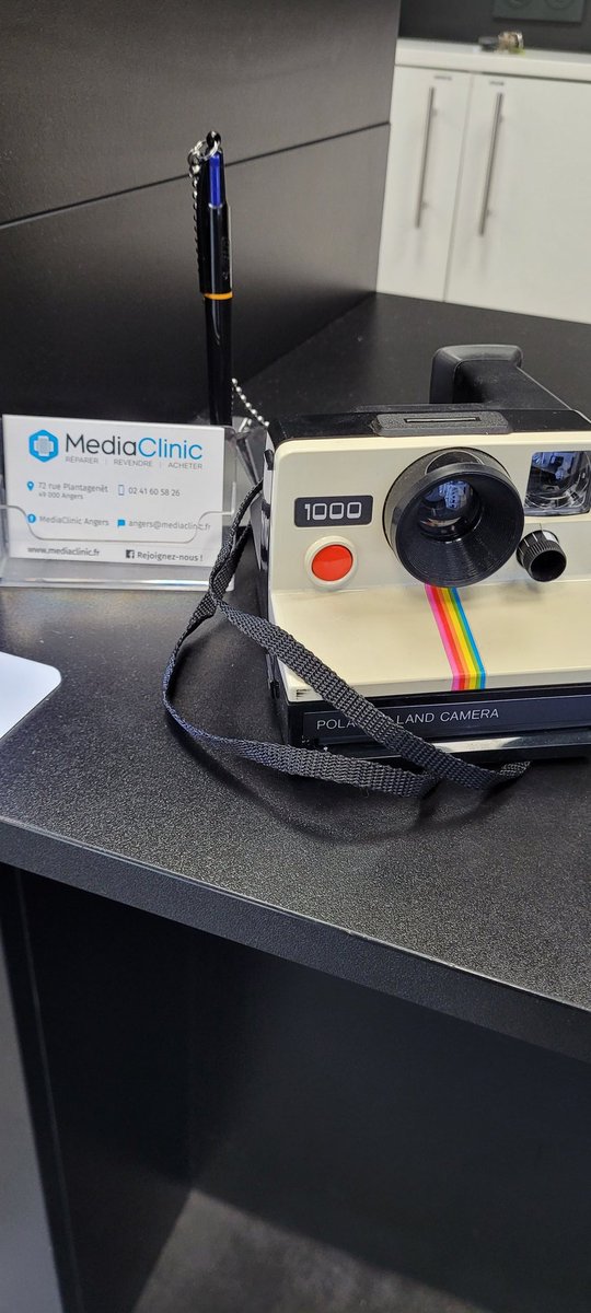 @MediaClinic_fr porte bien son nom , c'est la seconde hospitalisation de mon #polaroid , le chirurgien a été charmant , l'équipe médicale au top , bon maintenant le patient a intérêt a se remettre sinon c'est direction l'objet de déco !!! #vintage