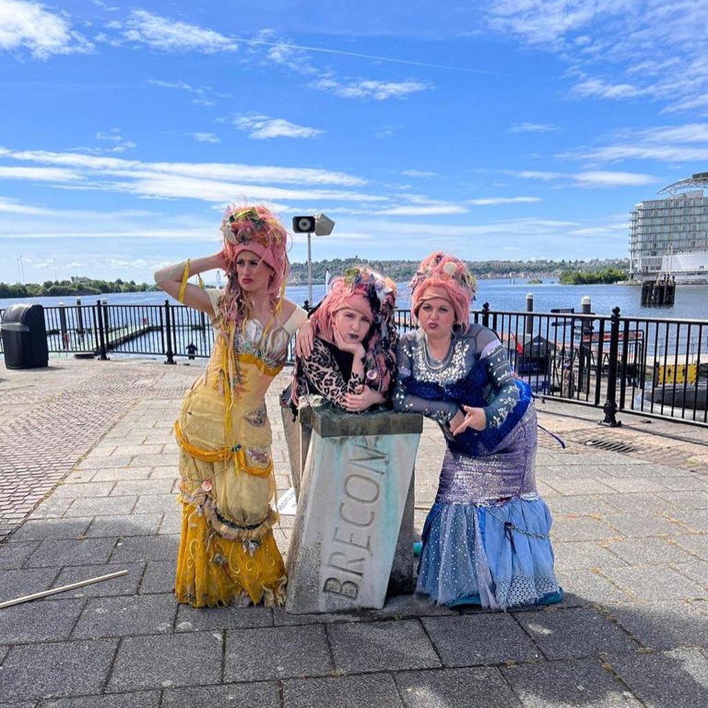 BreconWater's tweet photo. Look out for our Brecon Carreg Mermaids at the Cardiff Half this weekend🧜🏼‍♀️

They’ll be showing everyone how to recycle correctly in order to #SaveTheMermaids ♻️ So make sure you pop our bottles and all other recyclable materials into the right bins!

#BreconCarreg #cardiffhalf https://t.co/HQWbmUGcrr