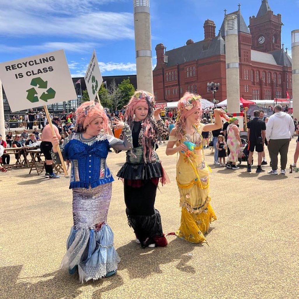 BreconWater's tweet photo. Look out for our Brecon Carreg Mermaids at the Cardiff Half this weekend🧜🏼‍♀️

They’ll be showing everyone how to recycle correctly in order to #SaveTheMermaids ♻️ So make sure you pop our bottles and all other recyclable materials into the right bins!

#BreconCarreg #cardiffhalf https://t.co/HQWbmUGcrr