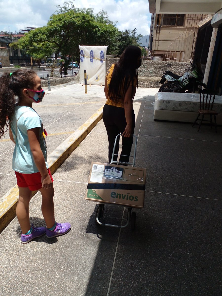 KellyPaez01's tweet photo. Excelente empresa #Recomendado 
Envios desde Bogota a La Urbina
Todo llegó 👍👍👀
😍🤩

📦📦📦📦📦📦 https://t.co/EW6CxUGz63