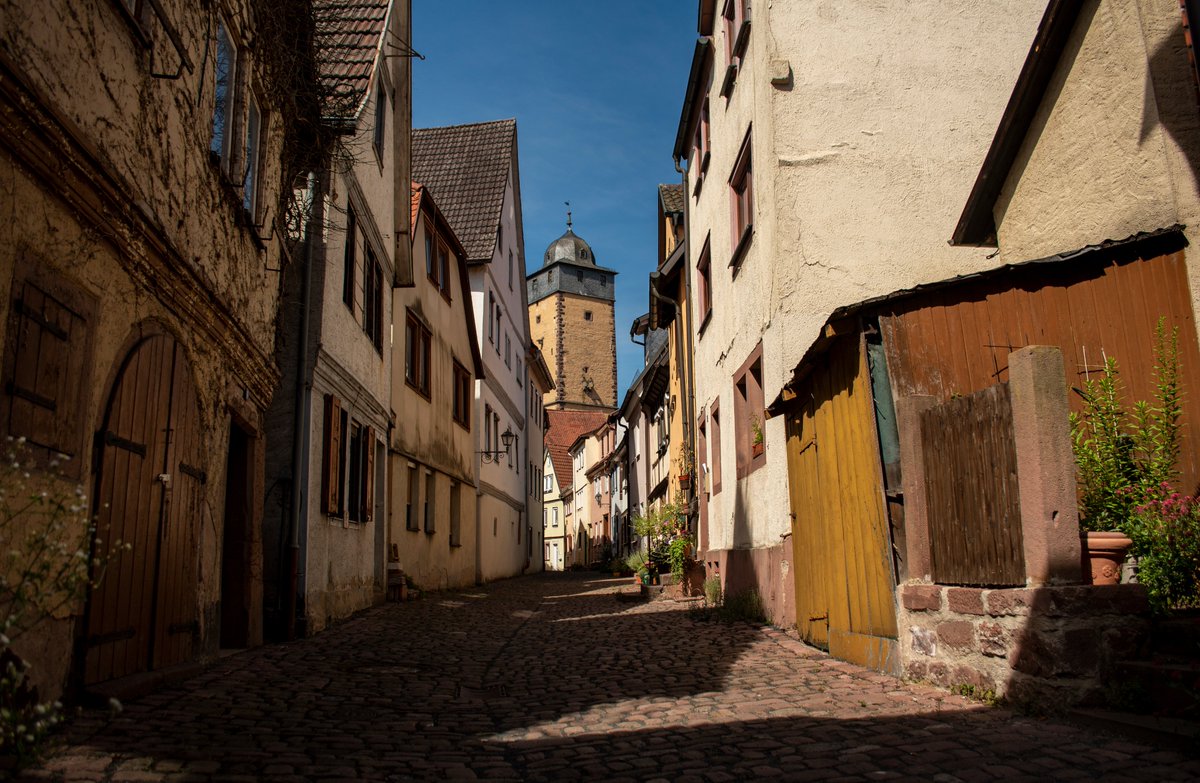 Jans__clicks's tweet photo. A placid street in Lohr am Main

#placesilike #lohrammain #wandering https://t.co/cksv9KjBZj