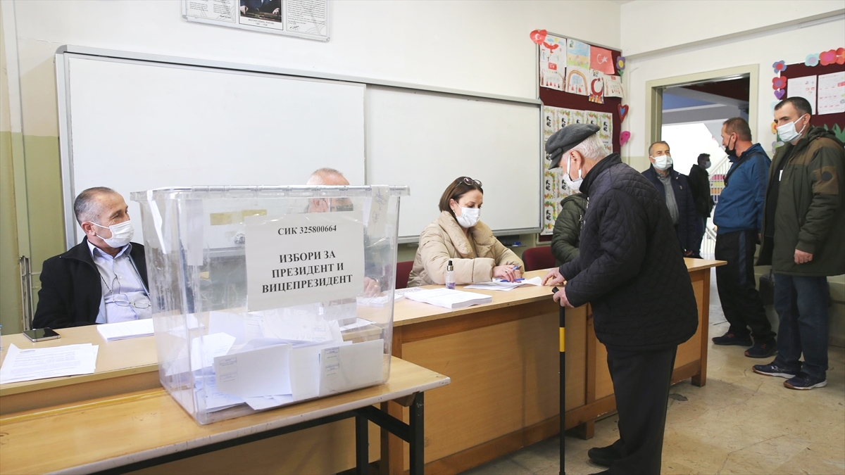 KesanOnline's tweet photo. Bulgaristan'da 2 Ekim'de yapılacak seçimler için Edirne, Tekirdağ ve Kırklareli'nde 28 sandık kurulacak

Edirne'de kurulacak sandıklarda bu yıl ilk kez elektronik oylama gerçekleşecek.
- 28 sandıktan biri de Keşan Lisesi'nde kurulacak..

https://t.co/adaXENu5BR https://t.co/r8s7s5mL2p