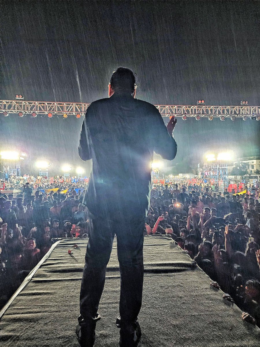 ActorSatyaDev's tweet photo. MEGASTAR for a reason !!

This man is pure ♥️

#GodFather @KChiruTweets https://t.co/M1MkD3Tbox