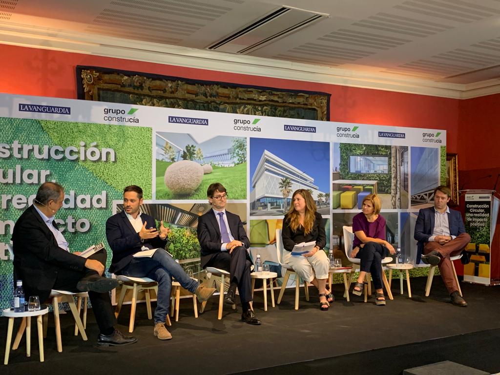 construcia_on's tweet photo. Comenzamos la mesa 2 del II Foro de Construcción Circular. Una realidad de impacto positivo: La construcción circular en el marco de la sostenibilidad empresarial #construccioncircular #economiacircular @Hiltigroup @EY_Spain @Gesvalt @Wallbox_ES @eig_c2c https://t.co/gTrATeCbor