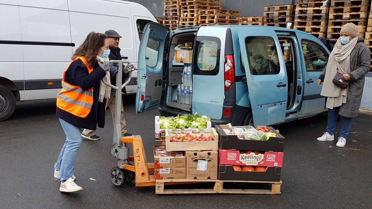 Rugby World Cup France 2023 (@france2023) on Twitter photo 📣La Fédération Française des Banques Alimentaires Membre Officiel de la #RWC2023
En cette journée de sensibilisation au gaspillage alimentaire, retour en image sur l’engagement des apprentis <a href="/campus2023/">CAMPUS2023</a> aux côtés des <a href="/BanquesAlim/">Banques Alimentaires</a> 💪
#FLWDay | #rugby 📣La Fédération Française des Banques Alimentaires Membre Officiel de la #RWC2023
En cette journée de sensibilisation au gaspillage alimentaire, retour en image sur l’engagement des apprentis <a href="/campus2023/">CAMPUS2023</a> aux côtés des <a href="/BanquesAlim/">Banques Alimentaires</a> 💪
#FLWDay | #rugby