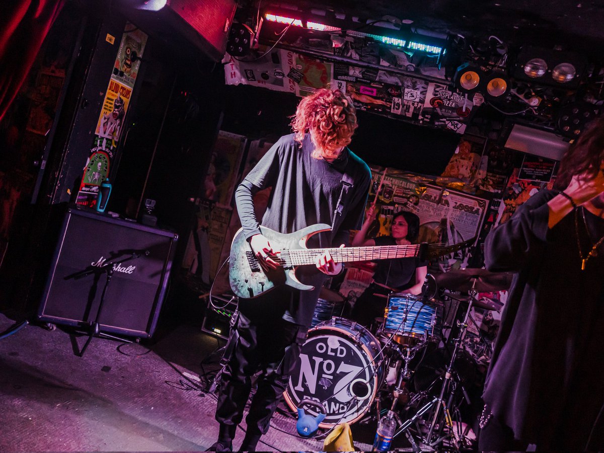 Ang3ryMusicB0i's tweet photo. Show at frankies was a fun one. Next up In Peril fest. Click link to get tixx: https://t.co/xiCFlFqM0K
📸: @Briebrebree
•
•
•
#djent #djentspace #ghostcomplex #aviatorguitars #guitarplayer #guitar #metalcore #metal #thall #bareknuckle #7string #extendedrangeguitar #sydney https://t.co/m1qoYHiCCn