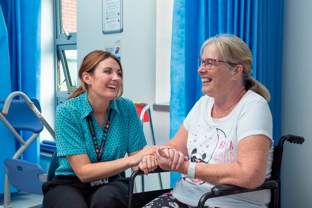 WaltonCentre's tweet image. We're delighted to be rated in the top ten UK Trusts for overall patient experience in the latest CQC Adult Inpatient Survey. Chief Nurse Lisa Salter said: “These are fantastic results; testament to the hard work of staff who deliver the best patient and family centred care.”