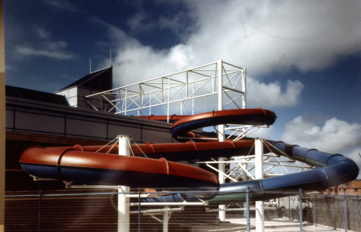 APG_B_Corp's tweet image. Our original #WaveMachine project - long before @TheWave 🌊

#SedgemoorSplash hosted a 25m pool, wave machine, a beach, 135m of flumes &amp;amp; more 🏊🏼

Unfortunately, the pool no longer exists, but the memories will last a lifetime 😀
apg-architecture.co.uk #ThrowbackThursday #APG30