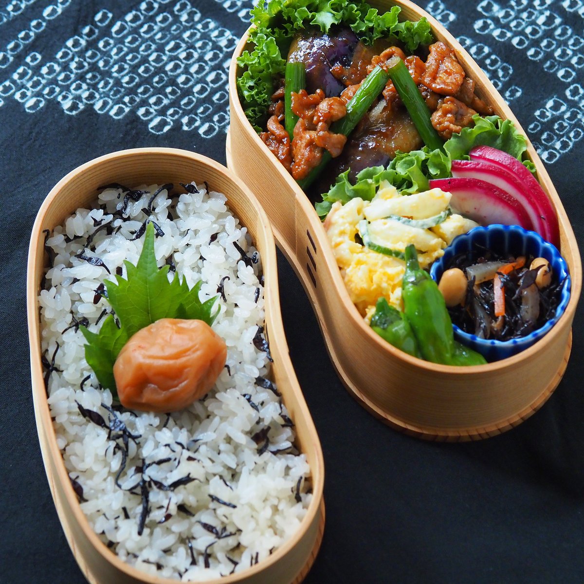 🍽Today’s lunch🍽 *ひじきの混ぜごはん *茄子と豚肉の味噌炒め *マカロニサラダ *ひじきの炊いたん *赤かぶの浅漬け *ししとう素揚げ