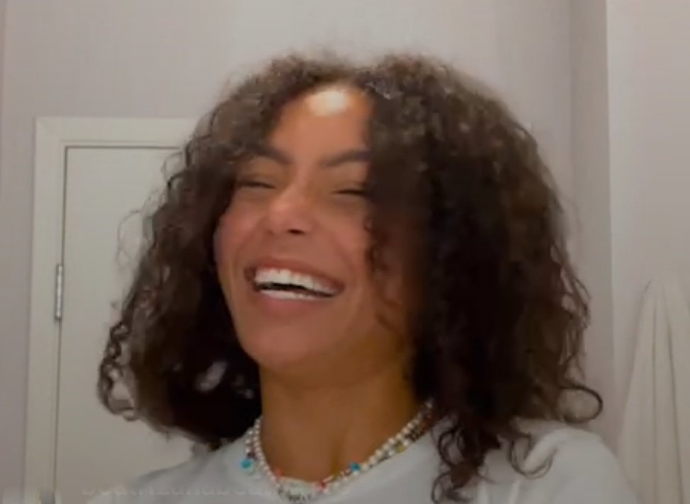 anysaturny's tweet image. Any Gabrielly sorrindo genuinamente cura todos as minhas feridas