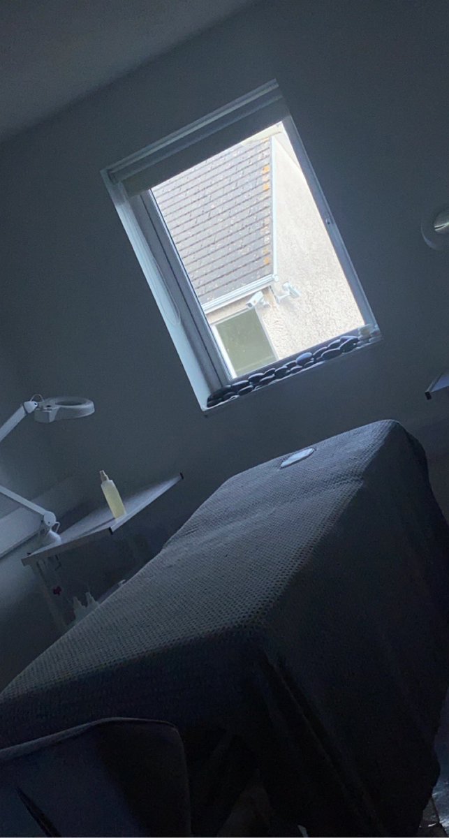 KayleyRyan9's tweet photo. Enjoying our back massage today learning new things while feeling calm and relaxed @TUS_Midwest #beautyandspatus @MajellaGolden https://t.co/SOZBXOt968
