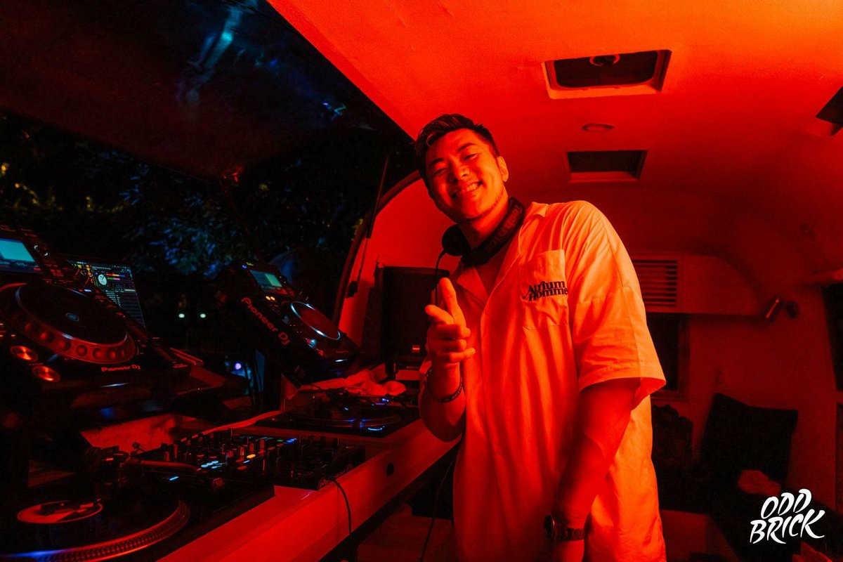 oddbrickfes's tweet photo. ODD BRICK - LIVE PHOTO🌆

MIRROR STAGE📸
DJ KRO (ChillySource) ⚡

詳細は公式ページのPHOTO GALLERYで💁

#oddbrick
#DJKRO https://t.co/Rd1GWFOYCr