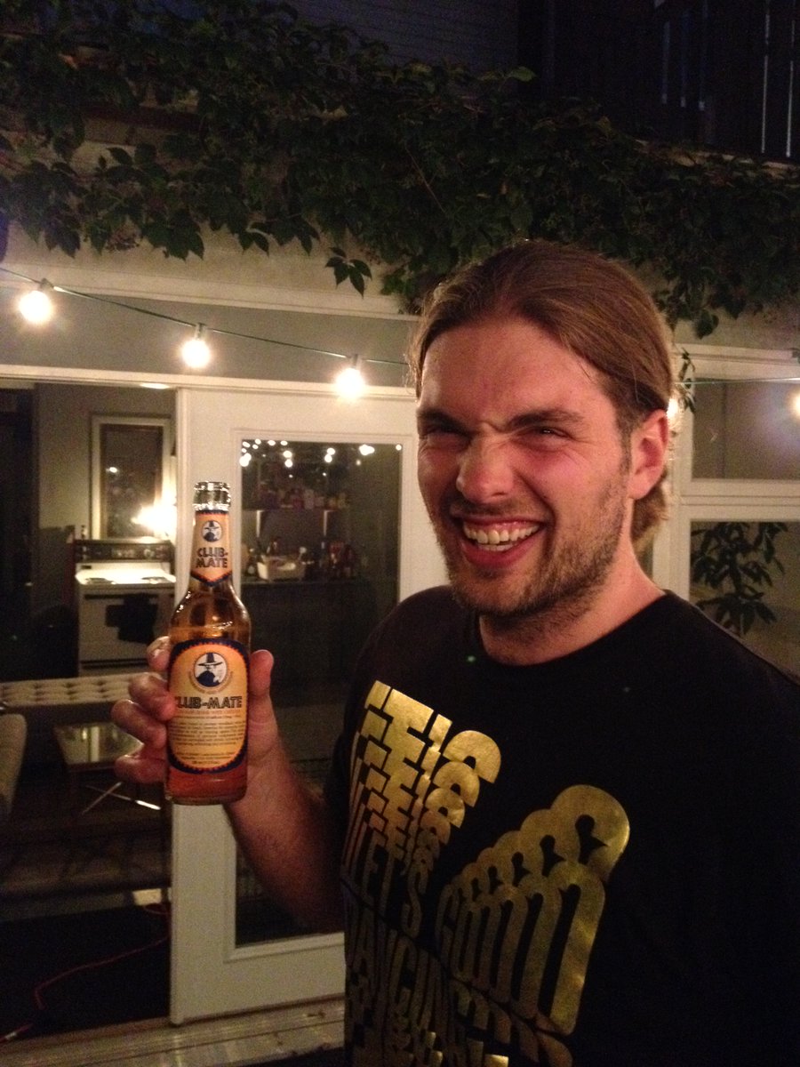 for Carsten, I made a short mix. it's what I'd bring over to share if we were getting together to hang out tonight, just a few tracks – new stuff I think you'd really jump for. grab a beer and listen in, tonight at vildmarkhus soundcloud.com/600000/tonight…