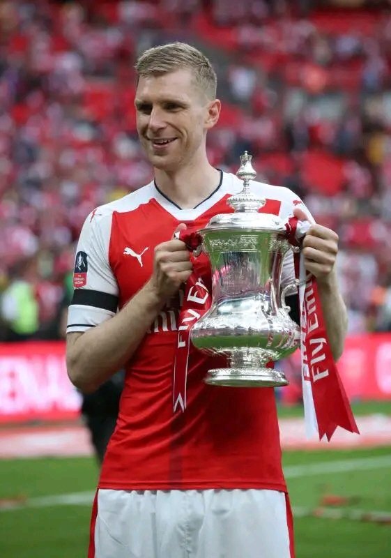 Happy 38th birthday to Per Mertesacker 