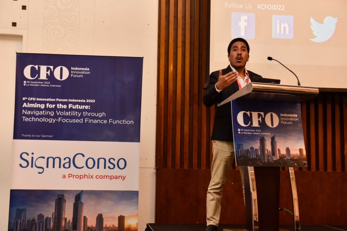 QuestexA's tweet photo. Woke up in.. INDONESIA 🇮🇩

Anibal Torres Alvarez, our chairperson, giving the audience a warm welcome today to #CFOID22!

Nice to see a full room, and we hope all attendees will have a fruitful day ahead!

#QuestexAsia #chieffinancialofficer #CFO #finance #liveevent #indonesia https://t.co/R0eL519zjx
