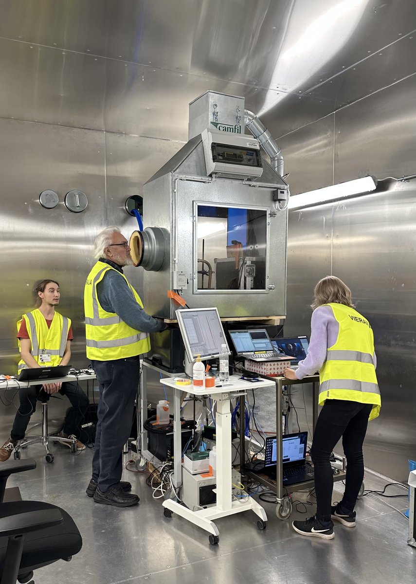 Lately we've been testing the top opera singers in #Finland to know more about the #aerosols people are emitting when they sing and cough, for example.

Yesterday it was bass Jaakko Ryhänen's turn to contribute.

#E3PandemicResponse #PandemicResponse <a href="/annatuhkuri/">Anna Tuhkuri Matvejeff</a> <a href="/samposaari1/">Sampo Saari</a>