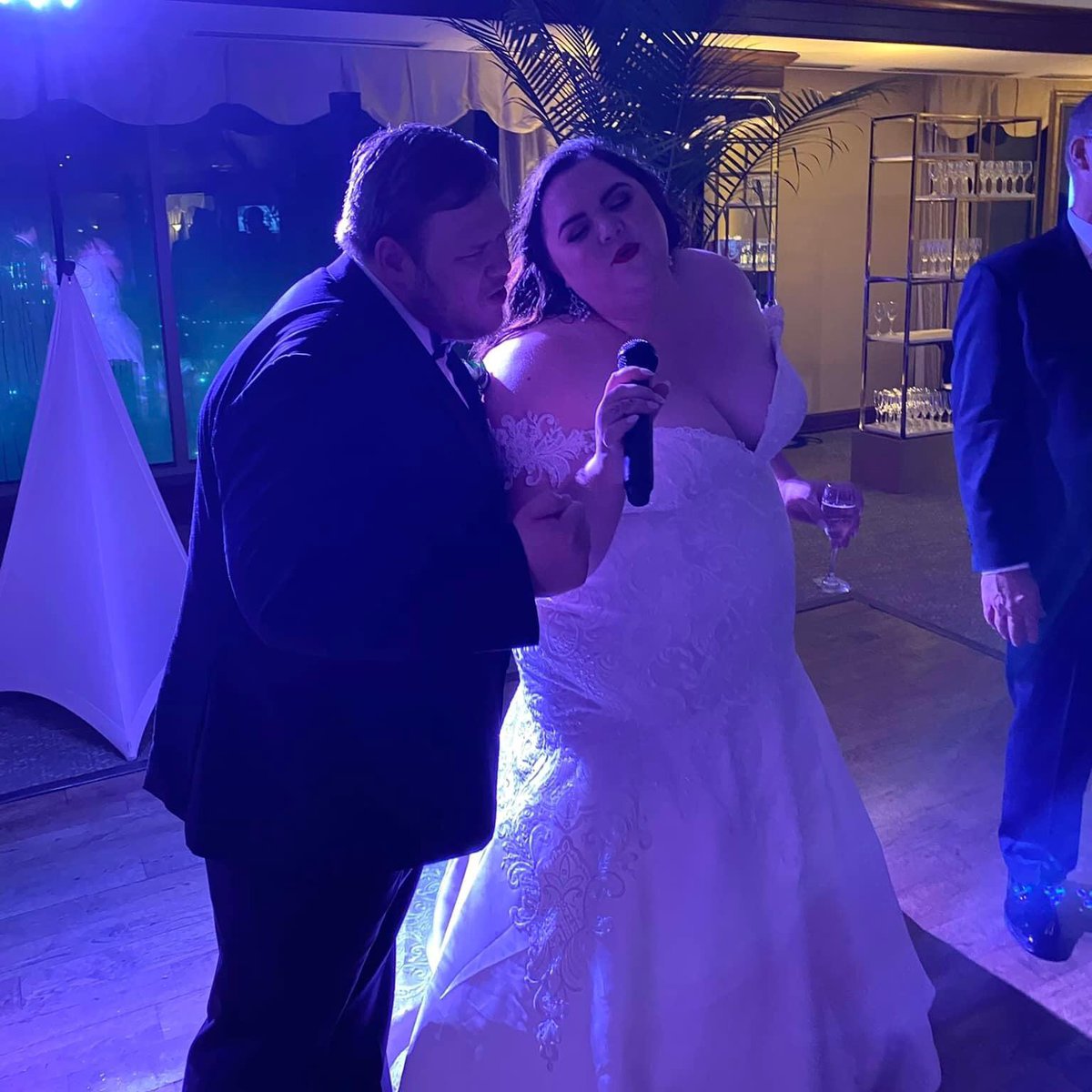 Mrs_NeiderBall's tweet photo. Y’all help me wish @Methodistprime a happy birthday! This man brings me so much joy, and I am so blessed to call him my husband. He has helped strengthen my faith, comforts me like no one else can, and can always make me laugh. Here’s to many more years of love with you ❤️🥂🎂 https://t.co/WzEiU0crNX