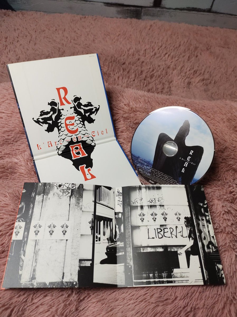 Kanry_chan's tweet photo. 弟がくれた l'arc~en~ciel のアルバム [REAL] とても嬉しい
❤️❤️❤️❤️❤️ https://t.co/eujZmu0gSq