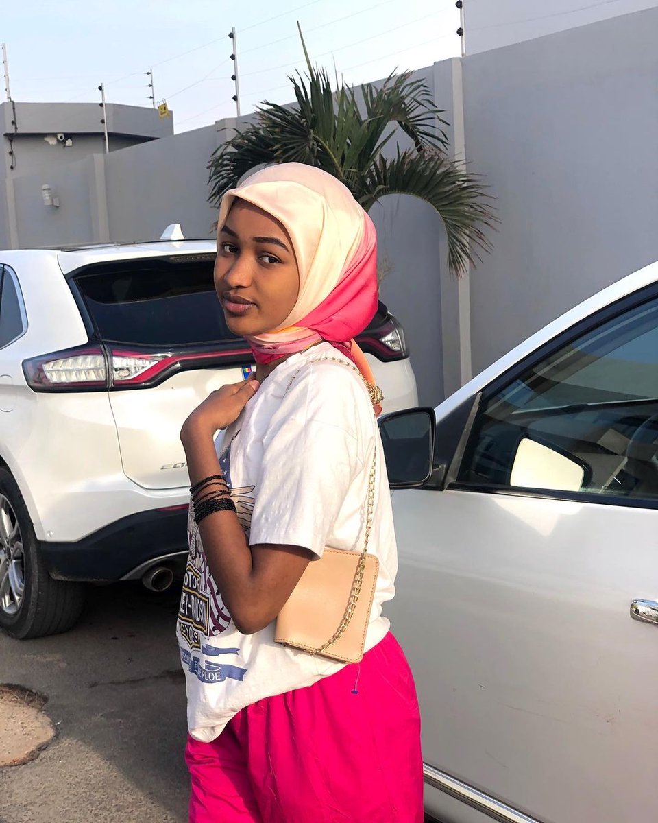 GlowMoist's tweet photo. Hi do you love me 🥰🥰 https://t.co/UhykAmeSuG
