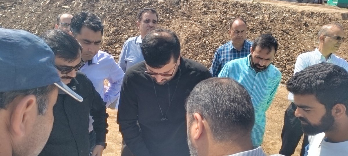 ERA_gov's tweet photo. Visiting team of #Worldbank being briefed about progress achieved by @ERA_gov on ₹34.88 Cr. UT level #EmergencyOperationsCentre & #SCADA Control Room building at #Ompura,#Budgam being constructed under #Strengthening of #DisasterManagement component of #jtfrp https://t.co/1YRSCMYpsw