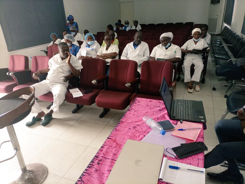 evinachristian3's tweet photo. #Congo #RENAPC
Dans le cadre du projet financé par @expertisefrance , nous avons, grâce à la DDS sensibilisés les agents de santé des hôpit. de Pointe-Noire (A.Cissé, Tié-Tié, MPAKA) pour améliorer l'accès à la prise en charge VIH des pop. clés en nous basant sur la loi Nº30-2011 https://t.co/Cw5dwXdqN6