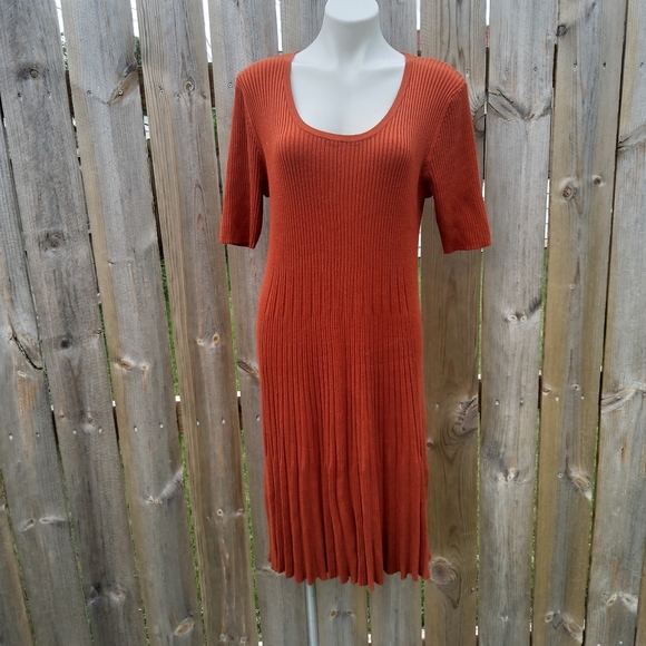 So good I had to share! Check out all the items I'm loving on <a href="/Poshmarkapp/">Poshmark</a> from <a href="/trinityfire99/">leslie</a> #poshmark #fashion #style #shopmycloset #lauraashley #modcloth #pinkrose: posh.mk/rxYBU3q3Htb