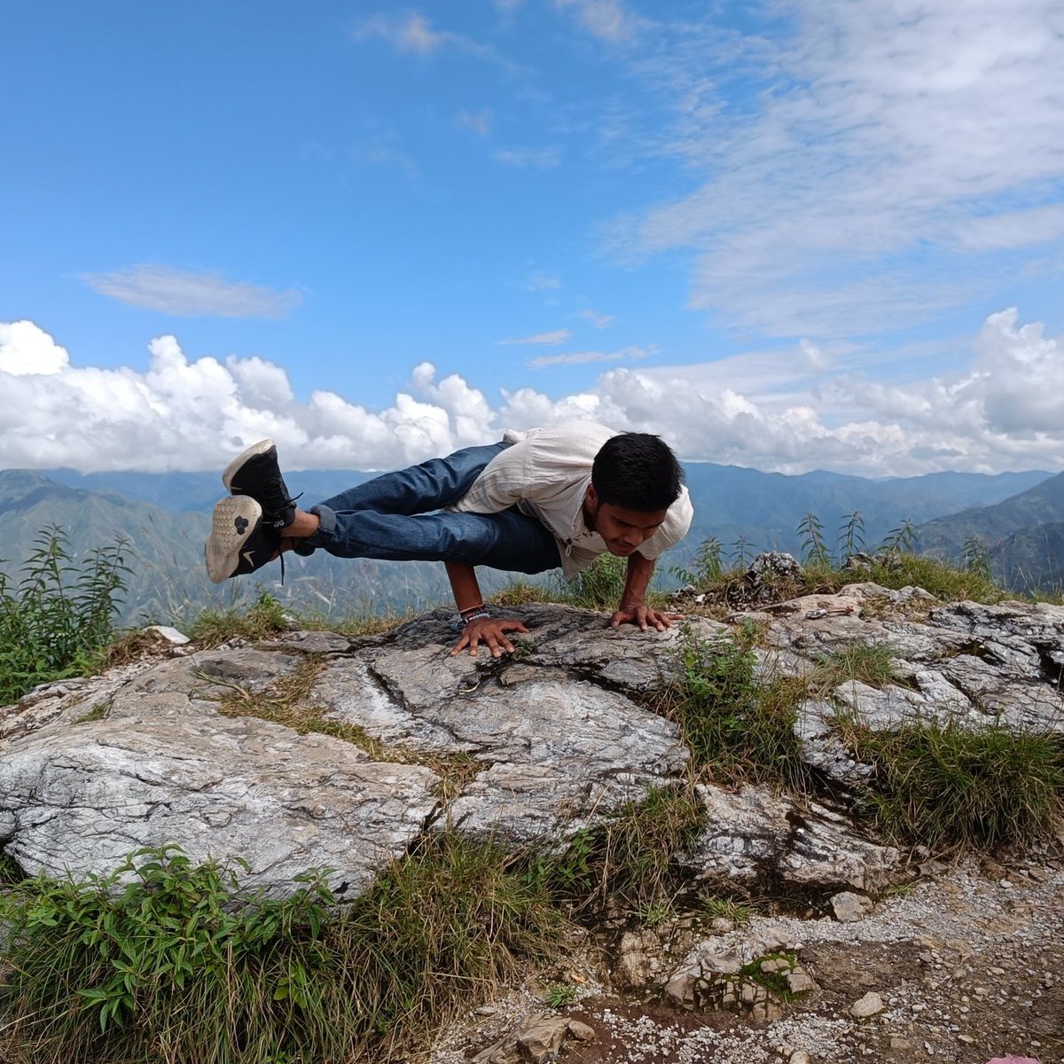 ईशान सिंह tweet media