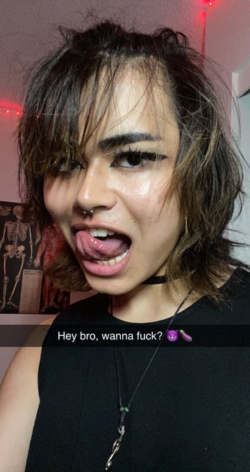 POV: you have the horny trans girl&rsquo;s Snapchat 😳 https://t.co/YPlq9X3maa