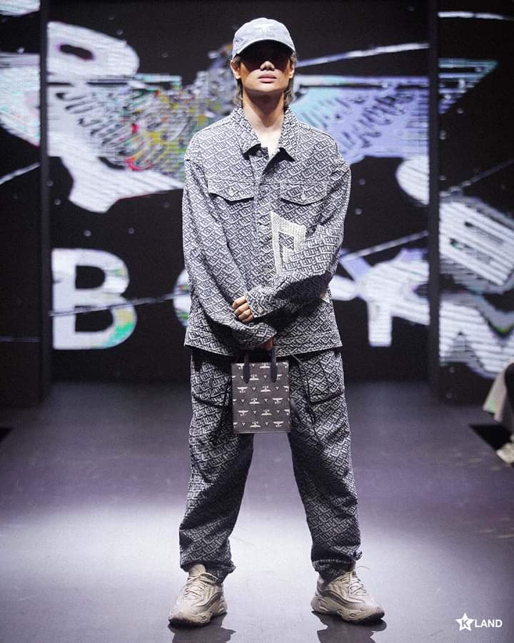 Mckaofficialfan's tweet photo. Equality, Diversity,BOY LONDON
RUNWAY LOOK at #BIFW2022
FB : BOY LONDON THAILAND
📎https://t.co/OHbU9QjTDi
#BOYLONDONx4MIX
#BOYLONDONTH
#4MIX https://t.co/fGP1iKXzyO