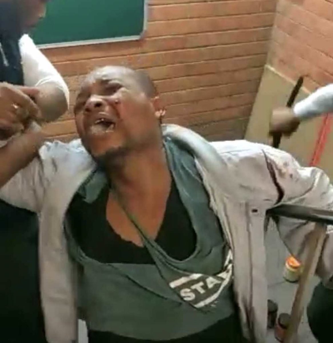 ChrisExcel102's tweet image. How South Africa handle crimes

Stealing peanut                    Accused
Butter.                                    For Murder