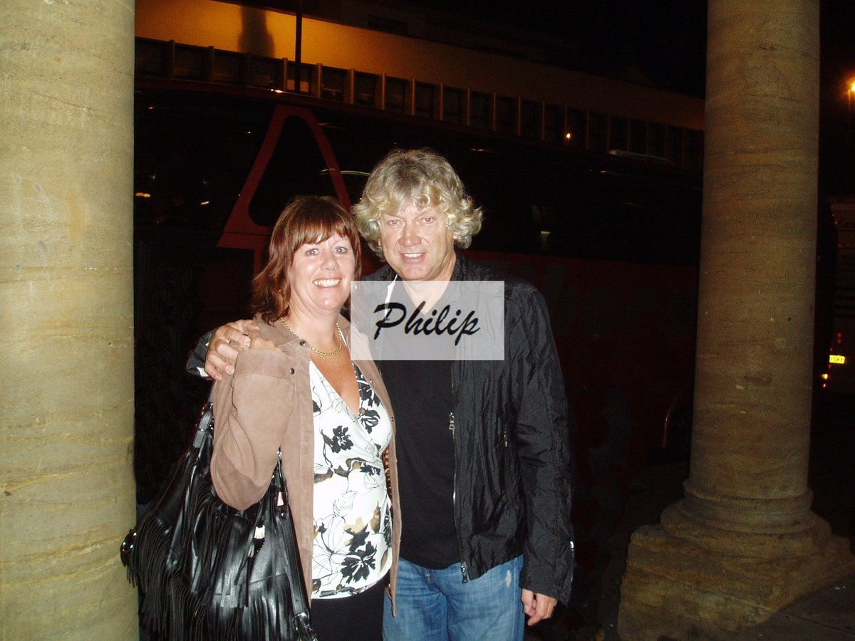 moodyman1956's tweet photo. #OnThisDay 29th September 2006 The #MoodyBlues played the #Bristol #ColstonHall. Great show, good seats. We met #JohnLodge after the show and had our photos taken with him (which made Sharon's day) Thanks John @JohnLodgeMusic @MoodyBluesToday @moodiescruise https://t.co/Mz43XLEipX