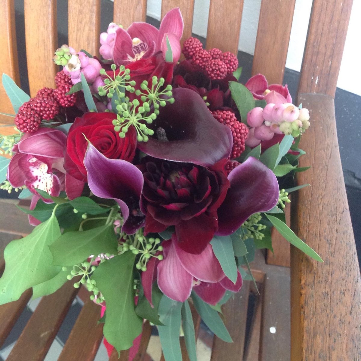 We are loving these autumnal flowers by Flowers &amp; Sparkle Wedding Florist Kent 💐💜

✨ For more details about this wedding supplier, check them out on Married In Kent, link below 👇 
🔗 marriedinkent.co.uk/wedding_suppli…

#kentweddingflorist #kentwedding #kentweddings #kentbride