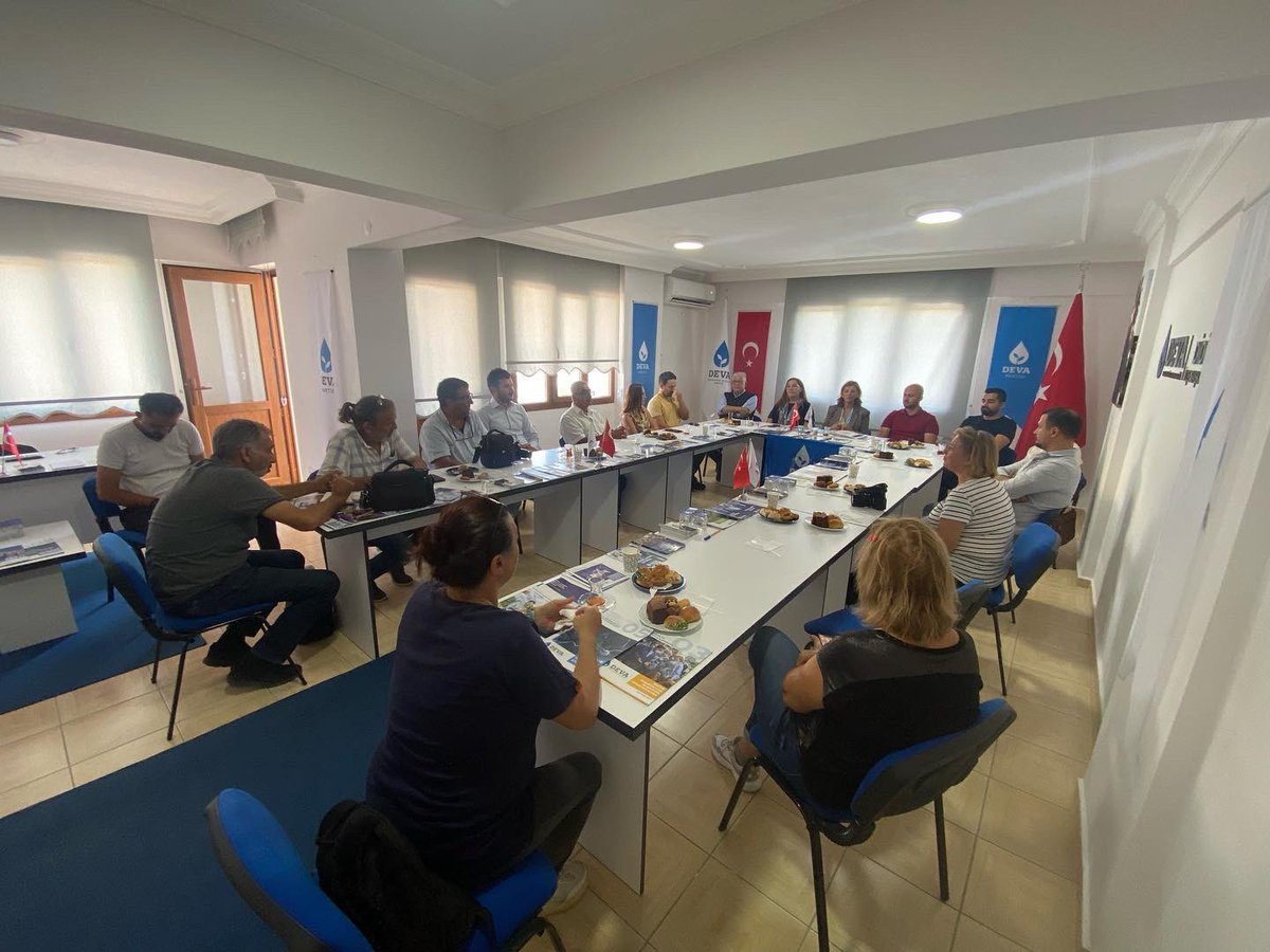 DidimeDevaKadin's tweet photo. Aydın İl Başkanımız Sn. @MeltemGurler , Aydın İl Yönetimimiz, yeni İlçe Başkanımız Sn. Öznur Kale ve Didim İlçe Yönetimimiz ile birlikte Didim İlçe Başkanlığımızda 'Yeni İlçe Başkanımızın Yerel Basın Mensupları İle Tanışması' toplantımızı gerçekleştirdik. ++ https://t.co/qgZ3DFbnly