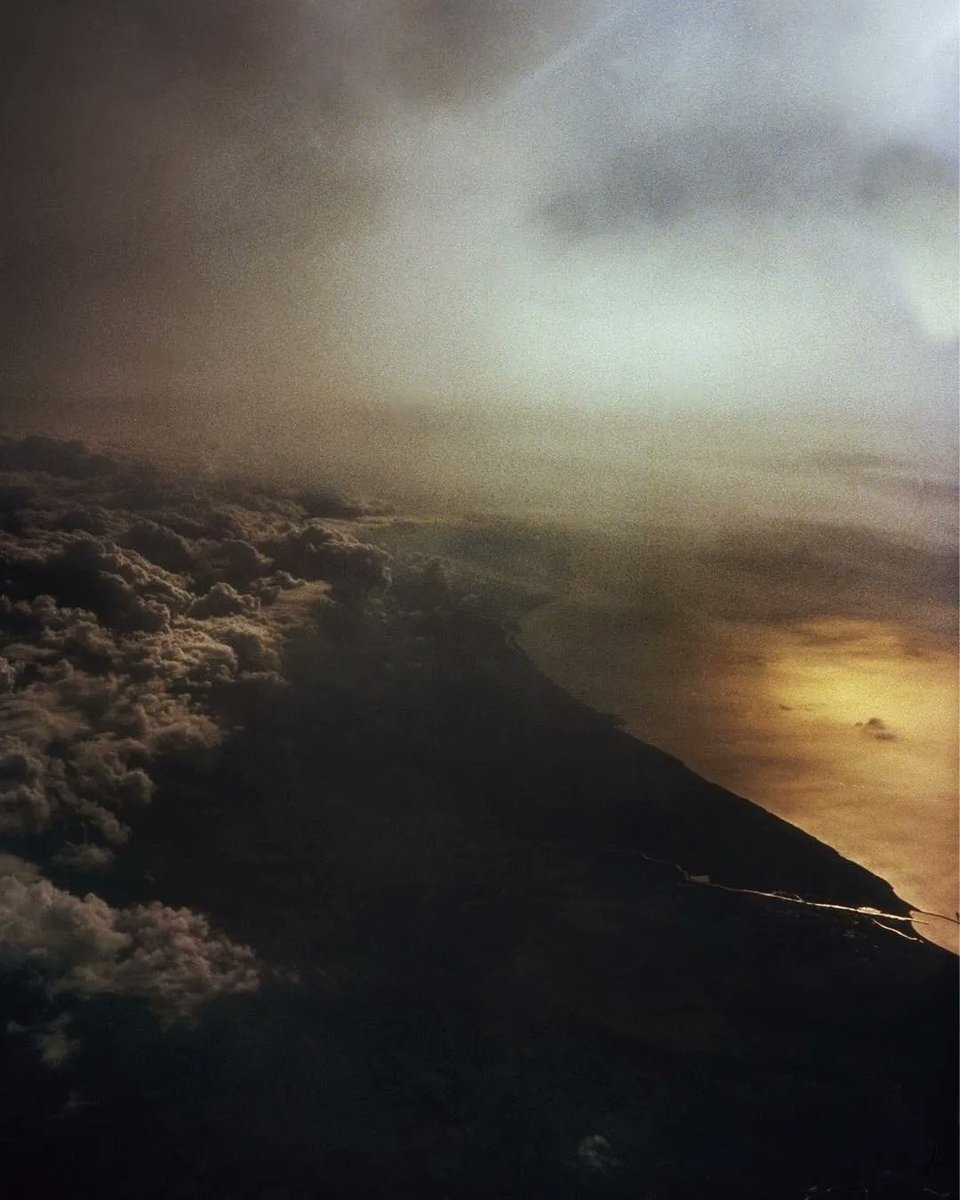 NOWNESS's tweet photo. #PhotographersInFocus: A dramatic scene captured by IG danieltarcher β¨
Tap the link in bio to start your day with meditation on NOWNESS https://t.co/tU0VtVGcS6 https://t.co/djDpvOT5HD