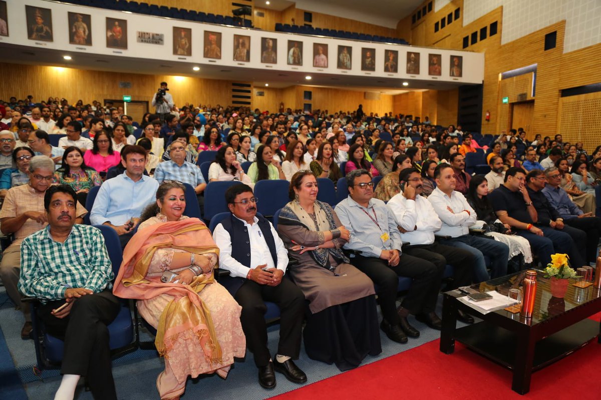 Spoke at a wonderful event organised by <a href="/Indorelitfest/">Indore Literature Festival</a> yesterday at <a href="/dcindore/">Daly College</a>, Indore. 
#WarOfLanka #BookTour
Some pics...